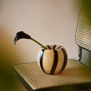 High-end Black-lined Circular Apple-shaped Glass <b>Small</b> <b>Vase</b> - Product Image 2