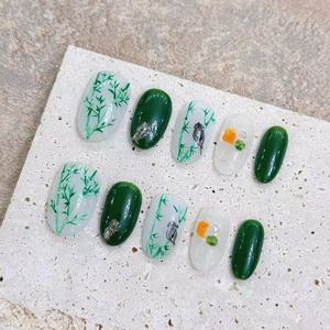 Nouveau produit lancé, café au lait caramel avec des couleurs contrastées, lignes scintillantes et brillantes, ongles luxueux faits à la main - Product Image 3