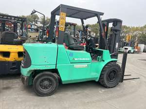 Carretilla elevadora diésel Mitsubishi usada de Bajo tiempo de trabajo FD40 4Ton, maquinaria de construcción de pintura Original importada de Japón en Stock - Product Image 3