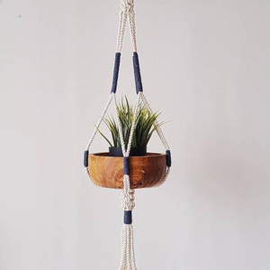 Elegante Colgador de Macramé Hecho a Mano, Macetero Colgante, Color Índigo - Product Image 1