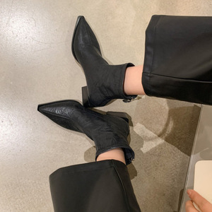 <span class=keywords><strong>Bottines</strong></span> pour femmes SB, niche luxe léger, automne-hiver 2025, fabrication artisanale, rétro, commerce extérieur transfrontalier, bout pointu, dessus en microfibre - Product Image 2
