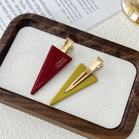 Pinces à cheveux triangulaires géométriques minimalistes en acétate et métal doré, couleurs mélangées, vente en gros, accessoires pour cheveux personnalisables avec logo