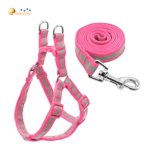 Arnés para Perro en Forma de Y de Lujo Simple, Bordado Personalizado, Cómodo, Ajustable, con Bufanda de Piel, Arnés para Perro Personalizado y Moderno - Product Image 2