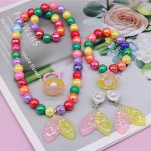 4 Pièces/set Collier de perles de sirène Bracelets Boucles d'oreilles pour enfants Petite fille Ensemble de bijoux de perles de sirène Sacs de faveurs pour la fête - Product Image 2