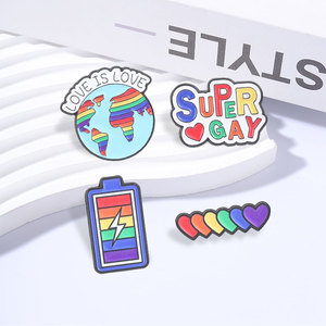 Pin esmaltado LGBT Orgullo Arcoíris, con diseño 'El Amor es Amor' y 'Corazones <span class=keywords><strong>Gay</strong></span>', y motivos Arcoíris Tierra y Batería Llena, broche, insignia para bolso, joyería, regalo para amigo - Product Image 3