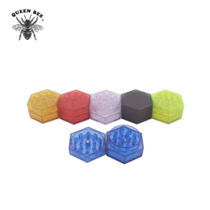 Grinder <span class=keywords><strong>in</strong></span> Plastica Joli a Due Strati per Tabacco, Grinder Esagonale Piatto di Eccellente Qualità per Erbe con Logo Personalizzato - Product Image 3