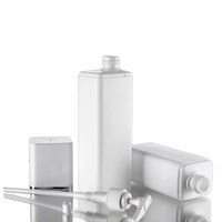 Bouteille en plastique HDPE carrée de 500 ml de taille institutionnelle avec pompe pour lotion cosmétique et produits de soin de la peau