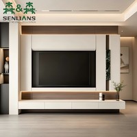 Meuble TV mural sur mesure avec panneau gris, section en marbre et niche pour cheminée