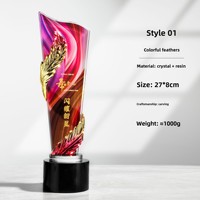 Trophée de cristal de plume de résine haut de gamme Prix des employés en cristal coloré pour les ventes commémoratives Souvenir de Noël gravé