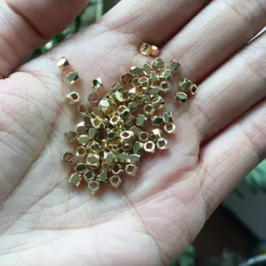 Perline distanziatrici sfaccettate a cubo riempito in oro 24k cinese da 3mm per la creazione di gioielli