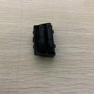 ขายึดช่องใส่เหรียญสมาร์ท 451 รุ่น 4518204310 ช่องใส่บัตรแบบล็อคกลางสองช่อง ที่เก็บของในรถยนต์แบบพลาสติก - Product Image 2