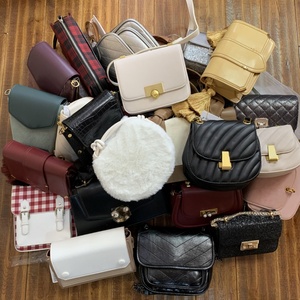 LllyABIN NUEVO Popular a Bajo Precio Venta al por Mayor a Granel 90% Limpio Nuevo, Bolsas de Pacas de Moda para Ropa Usada - Product Image 1