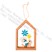 Ornement de nichoir à oiseaux en bois peint à la main, découpé ajouré, maison à oiseaux et fleurs, décoration suspendue pour jardin, patio, mur, porte, intérieur et extérieur