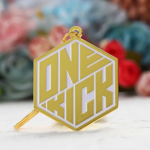 Porte-clés personnalisé <span class=keywords><strong>en</strong></span> usine, alliage de zinc métallique, moulage sous pression, émail, porte-clés personnalisé avec logo métallique et code QR au dos - Product Image 3