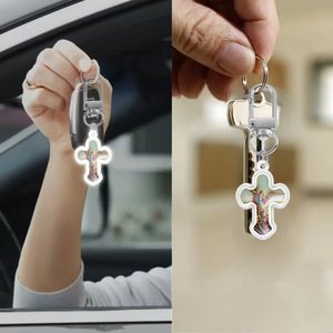 KOMI porte-clés croix lumineuse pour femmes hommes porte-clés en argent figure religieuse image acrylique croix pendentif porte-clés pour breloque de sac - Product Image 5