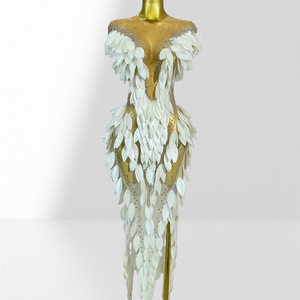 Abito lungo aderente ZHEZHE <span class=keywords><strong>bianco</strong></span> <span class=keywords><strong>con</strong></span> <span class=keywords><strong>piume</strong></span>, strass e stampa a caldo, sexy e trasparente, di alta qualità, effetto illusione - Product Image 5