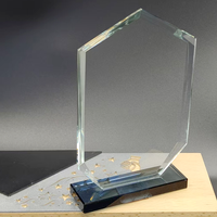 Charmant petit trophée en cristal médaille délicieuse pour les jeunes esprits impression UV motivant les petits aspirants concours pour enfants