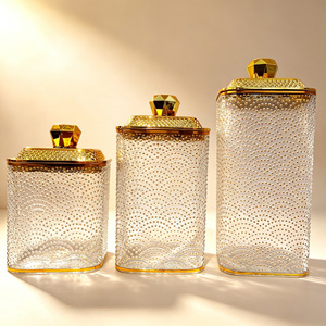 Conjunto de 3 Potes Herméticos de Plástico Empilháveis Dourados para Armazenamento de Alimentos: Farinha, Açúcar e Café - Ideal para Cozinha - Product Image 2