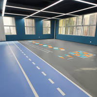 Revêtement de sol PVC multifonctionnel Runsure à absorption des chocs 22 dB, surface marbrée, adapté au pickleball, fourni par le fabricant pour les stades