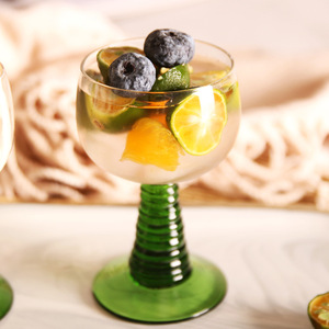 Calice in Vetro Colorato Verde e Rosa Stile Vintage Medievale con Stelo a Spirale, Creativo Portacandele Coupe - Product Image 1