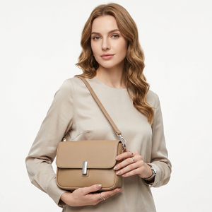 <span class=keywords><strong>Borsa</strong></span> a Tracolla da Donna in PU Effetto Ciottolato <span class=keywords><strong>Beige</strong></span>, Resistente, <span class=keywords><strong>con</strong></span> Patta e Catene, Minimalista per Uso Quotidiano - Product Image 6