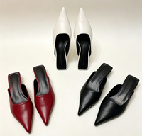 Nouvelle Arrivée Sandales Mule Femme à Bout Pointu, Tige en PU Noir, Semelle Extérieure en Caoutchouc, Talon Bas, Bout Fermé, Style Mule, Été, Extérieur, Amincissant