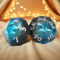 Jeu de dés à noyau liquide brillant bleu et noir