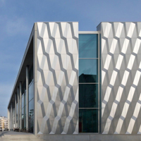 Panneau de bardage de façade moderne en alliage d'aluminium thermolaqué, ignifuge et étanche, pour murs extérieurs de bâtiments, auvents, hôtels et gymnases