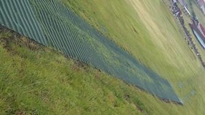 Bán buôn Tùy chỉnh màu xanh lá cây 1000gsm 100% HDPE nhựa phẳng lưới cỏ bảo vệ gia cố lưới - Product Image 3