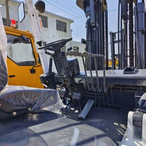 Carretilla elevadora <span class=keywords><strong>TCM</strong></span> FD100 de <span class=keywords><strong>10</strong></span> toneladas, producción de 2020, motor diésel ISUZU, construcción resistente, operación confiable, AWD, neumático sólido usado - Product Image 4