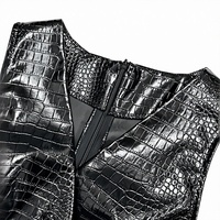 Hochwertiges AOJIE Damenkleid mit V-Ausschnitt, knitterfrei, aus PU-Kunstleder, Mini, schulterfrei, ärmellos, figurbetont, rückenfrei, sexy.
