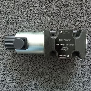 Vanne solénoïde hydraulique de commande directionnelle Duplomatic DS5-TA02/12N-D24K1, Italie - Product Image 1