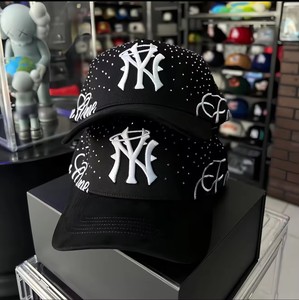 <span class=keywords><strong>Gorra</strong></span> Snapback HBH G5 Thorn NY con Pedrería - Diseño <span class=keywords><strong>de</strong></span> Lujo Brillante, 100% Algodón, Cierre <span class=keywords><strong>de</strong></span> Hebilla, Unisex - Product Image 1