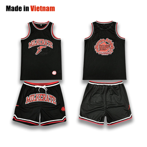 เสื้อบาสเก็ตบอลโพลีเอสเตอร์ 100% แบบแห้งเร็ว ระบายอากาศได้ดี พิมพ์ลายโลโก้ตามสั่ง ขายส่ง ชุดเปล่าสำหรับตกแต่ง - Product Image 1
