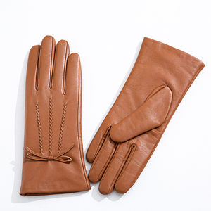 Erkekler İçin Lüks Sıcak Astarlı Siyah Koyun Derisi Eldivenler Dokunmatik Ekran Uyumlu İğne Algılama Düz Spor Görünümü - Product Image 3