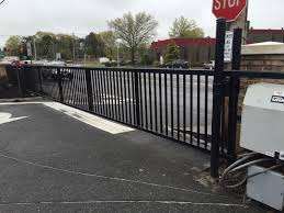 Porte coulissante en acier décorative de conception principale populaire, en fer forgé, en acier galvanisé, porte à battant simple ou double électrique - Product Image 2