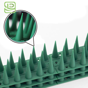 Diferentes tamaños Anti Bird Spikes Control de plagas Trampas para pájaros Picos de <span class=keywords><strong>palomas</strong></span> de plástico con más espinas largas para suministros de jardín al aire libre - Product Image 1