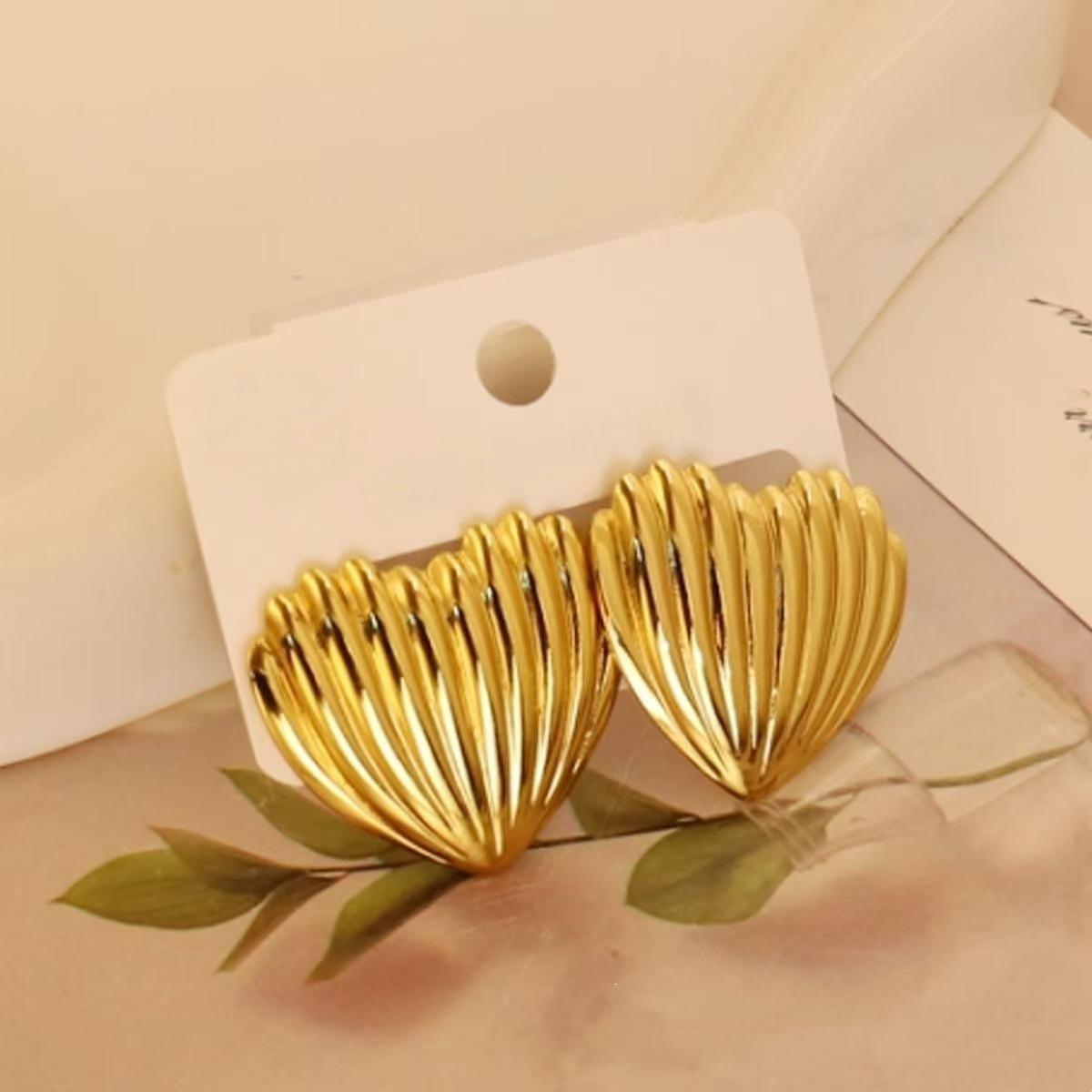 gold shell heart