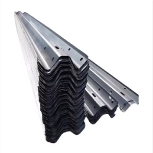 Aashto M180 Système de sécurité routière extérieur Barrière d'autoroute ondulée W-Beam Thri-Beam Garde-corps métallique pour application routière - Product Image 1