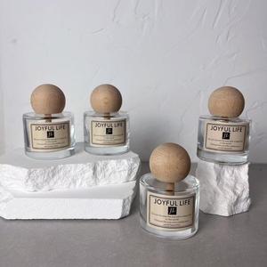 Máy khuếch tán xe bằng gỗ hiện đại với hương thơm tinh dầu cho người lái xe có ý thức sinh thái và những người yêu thích nội thất xe hơi - Product Image 5