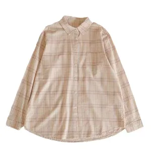2023 봄 새로운, 문학 작은 신선한 핑크 커피 색 체크 무늬 옷깃 접기 착용 느슨한 면 긴 소매 셔츠 여자