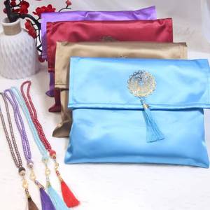 Alfombra de Oración YASEEN con Diseño Floral, Antideslizante, de Seda Artificial, con Bolsa de Almacenamiento Plegable a Juego, Portátil - Product Image 1