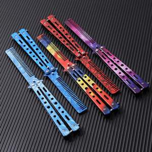 Suministros de peluquero práctica al aire libre peine cuchillos Balisong mariposa hoja giratoria cuchillo plegable peine de pelo entrenador - Product Image 6