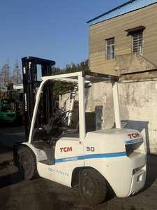 Chariot élévateur à fourche diesel TCM 3 tonnes FD30 d'occasion, fabriqué au Japon, original pour TCM Mitsubishi, excellent rendement - Product Image 3