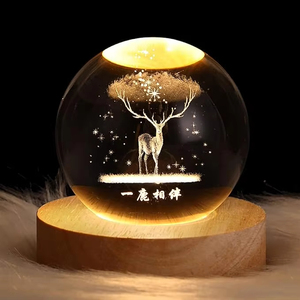 USB-betriebene 3D-Holz-Nachtlampe Moderne Kristallkugel 3D-Beleuchtung Warme Schreibtischlampe Tragbare USB-Lampe für Geschenke und Dekoration - Product Image 2