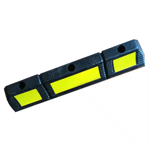 Bordillos Divisores de Estacionamiento de Caucho de Alta Calidad de 600 mm para Estacionamientos - Product Image 2