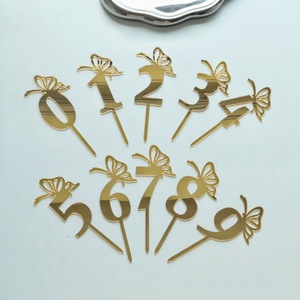 ตัวเลขอะคริลิคตกแต่งเค้กพร้อมผีเสื้อประดับด้านบน สำหรับตกแต่งเค้กวันเกิด สูง 13 ซม. สไตล์อินสตาแกรม - Product Image 2