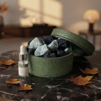 Ensemble diffuseur de cristaux Wabi Sabi esthétique et neutre, bol en ciment mat moucheté et plateau assorti, parfait pour les photos en plan plat