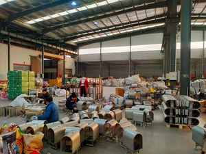 Bebedero de Agua para Cerdos de Acero Inoxidable 304, Antiderrames, con Boquilla - Product Image 4