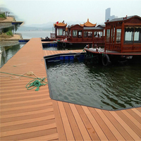 Ponton flottant en plastique pour bateau domestique à installer sur un plancher en bois sur des cubes de quai flottant